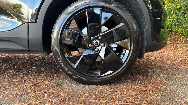 Volvo XC40 2.0 B3P Plus Black Edition 5dr Auto Petrol Estate